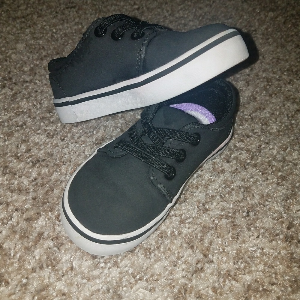 Cat And Jack sneakers